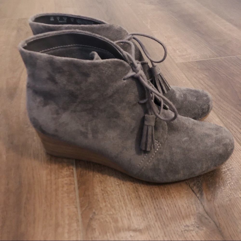 Dr. Scholl’s heeled booties